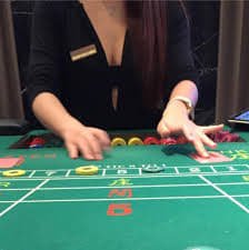 Tampilan platform sportsbook dan permainan slot online di kdslots777
